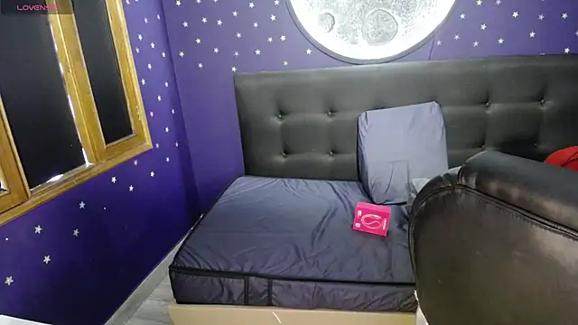 Megara 25 online show from April 2026 04:48:02 PM