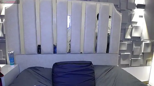 Snapshot of Megara_25 chatting on May 2026 03:28:01 PM Megara 25 online show from May 2026 03:28:01 PM