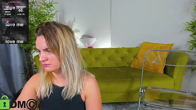 Marie Ellie online show from November 2025 01:33:02 AM