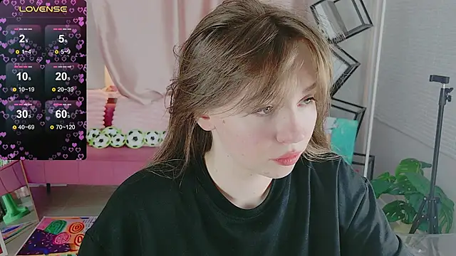 Snapshot of Moon__Bunny chatting on July 2026 03:40:02 PM Moon Bunny online show from July 2026 03:40:02 PM