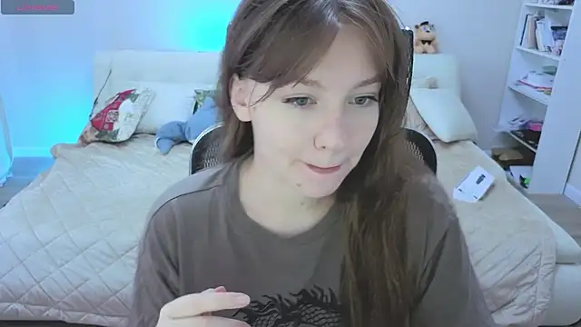 Snapshot of Moon__Bunny chatting on July 2026 03:19:02 PM Moon Bunny online show from July 2026 03:19:02 PM