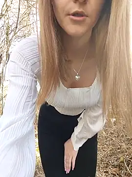 YOOUR EVAA online show from November 2025 09:18:02 AM