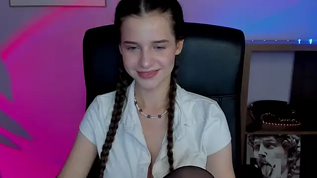 LuxMaya online show from September 2025 05:42:02 AM