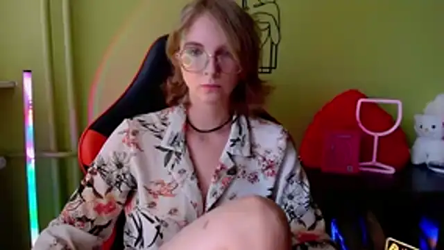 juicyPenny online show from June 2026 04:40:02 PM