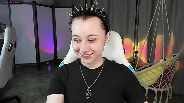 ClaraParks online show from April 2026 07:17:02 PM