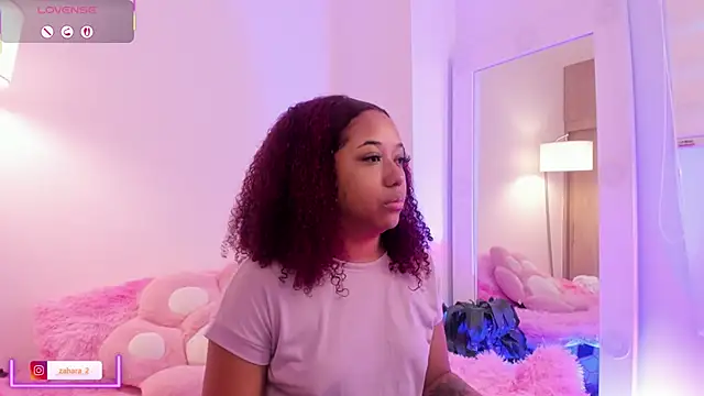 Snapshot of _Zahara_ chatting on September 2025 11:24:01 AM Zahara online show from September 2025 11:24:01 AM