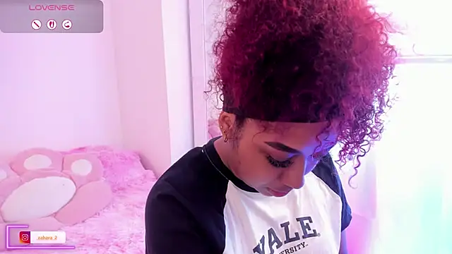 Snapshot of _Zahara_ chatting on October 2025 07:23:01 PM Zahara online show from October 2025 07:23:01 PM
