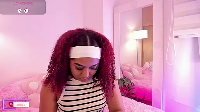 Snapshot of _Zahara_ chatting on October 2025 01:06:01 AM Zahara online show from October 2025 01:06:01 AM