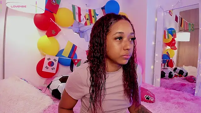 Snapshot of _Zahara_ chatting on June 2026 11:11:02 PM Zahara online show from June 2026 11:11:02 PM