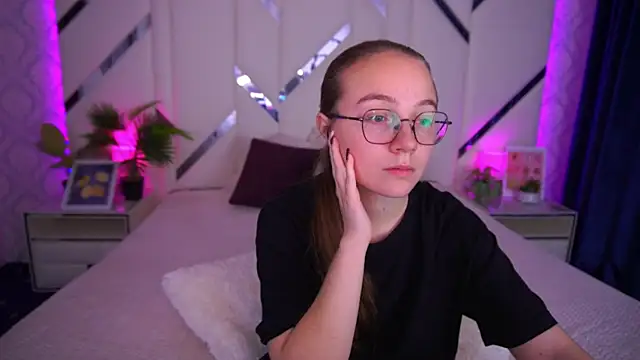 ArrinaWairr online show from October 2025 07:20:02 AM