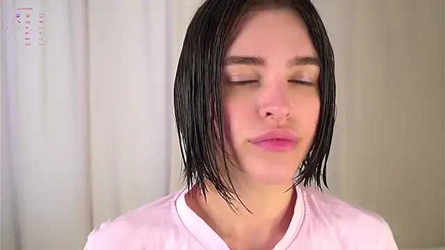 EleneButton online show from April 2026 01:22:02 AM