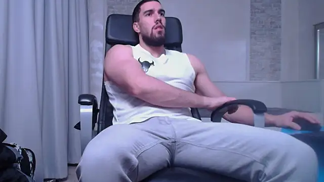 IvanHydee online show from October 2025 04:55:02 AM