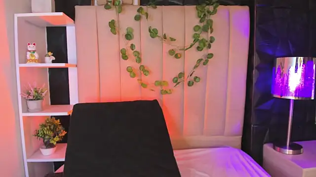 Bonnali lune online show from November 2025 11:58:01 PM