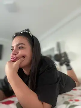 JuanitaMore01 online show from December 2025 07:55:01 PM