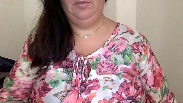 Snapshot of LaReginaNera chatting on July 2026 07:32:02 AM LaReginaNera online show from July 2026 07:32:02 AM