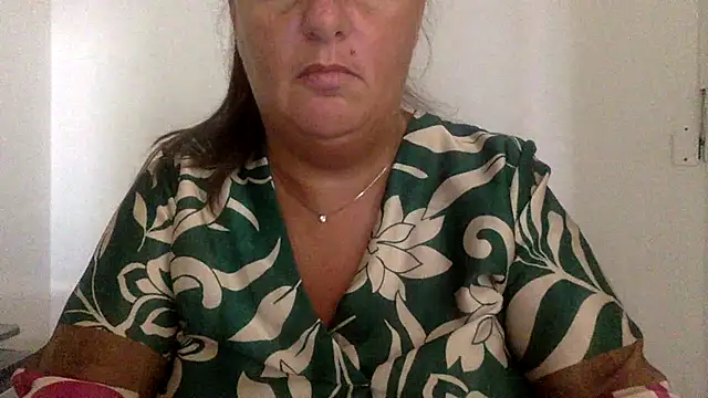 Snapshot of LaReginaNera chatting on July 2026 08:23:01 AM LaReginaNera online show from July 2026 08:23:01 AM