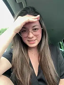Snapshot of liloush__ chatting on April 2026 04:48:02 PM liloush online show from April 2026 04:48:02 PM