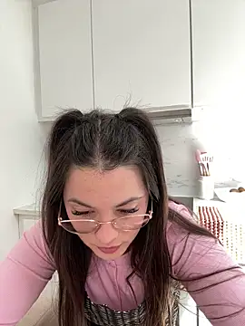 Snapshot of liloush__ chatting on May 2026 01:51:02 PM liloush online show from May 2026 01:51:02 PM