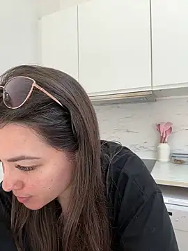 Snapshot of liloush__ chatting on May 2026 10:43:01 AM liloush online show from May 2026 10:43:01 AM