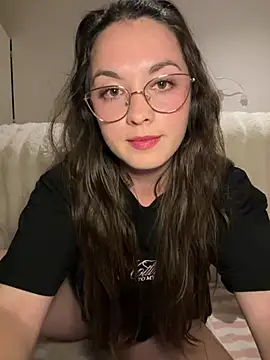 Snapshot of liloush__ chatting on June 2026 07:59:01 PM liloush online show from June 2026 07:59:01 PM