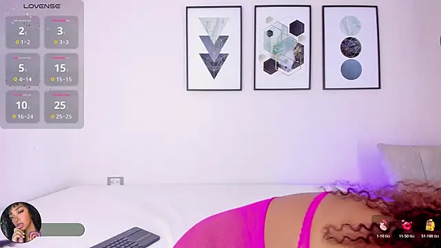 Snapshot of Tina_curly chatting on December 2025 11:30:02 AM Tina curly online show from December 2025 11:30:02 AM