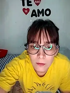 Snapshot of cacaucat chatting on September 2025 02:27:01 AM cacaucat online show from September 2025 02:27:01 AM