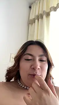 MacarenaRosse online show from December 2025 08:02:01 PM