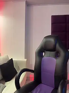 AdrianRinaldi online show from February 2026 08:01:01 PM