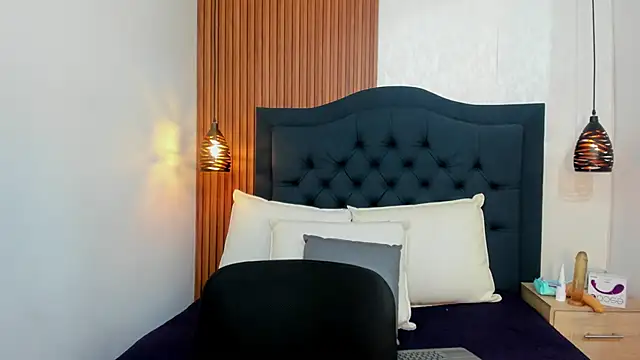 Hisoka 011 online show from February 2026 07:30:02 PM