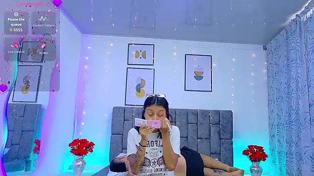 Soffia Konig  online show from April 2026 12:17:01 PM