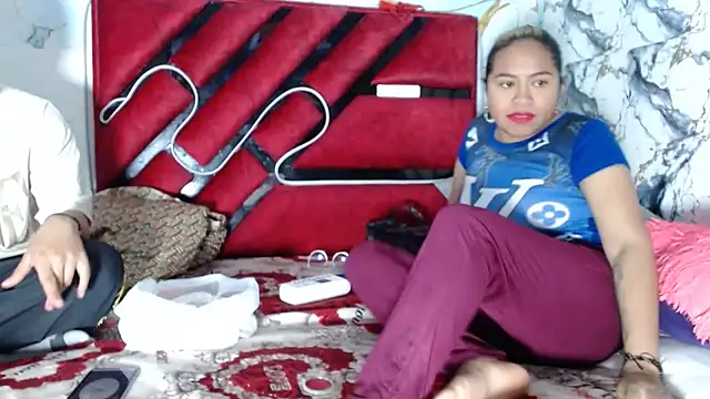 hot lady19 online show from February 2026 08:30:01 PM