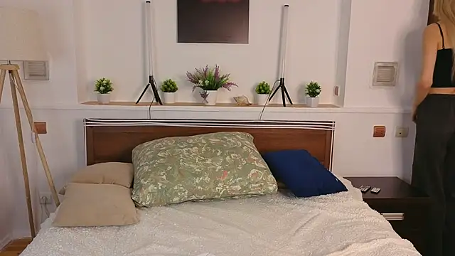 okerriella online show from April 2026 07:51:02 AM