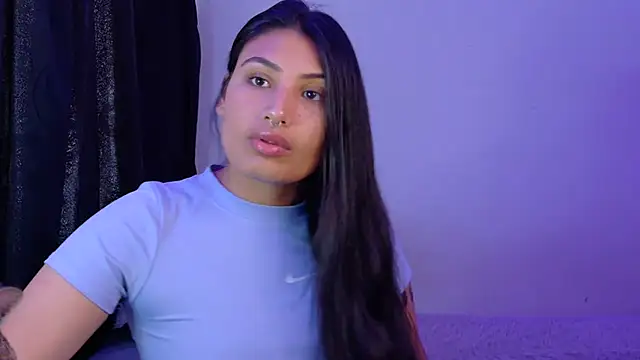 Snapshot of Linda_andrew chatting on May 2026 04:44:02 PM Linda andrew online show from May 2026 04:44:02 PM