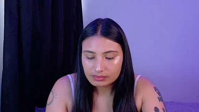 Snapshot of Linda_andrew chatting on June 2026 05:19:01 PM Linda andrew online show from June 2026 05:19:01 PM