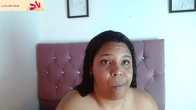 naomi campbel  online show from April 2026 08:47:01 PM