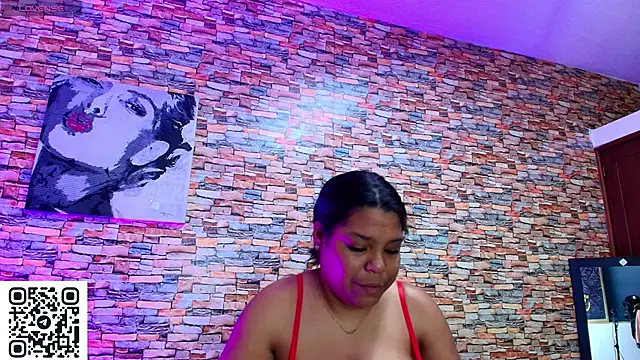 naomi campbel  online show from June 2026 01:59:01 PM
