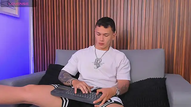 Thomas moon online show from March 2026 02:19:01 PM