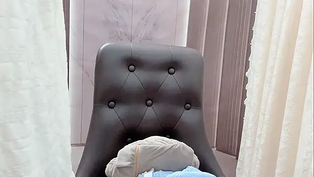 Shenlly online show from April 2026 01:26:01 AM