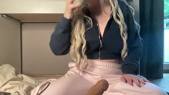 Snapshot of Wodkarella chatting on September 2025 07:34:02 AM Wodkarella online show from September 2025 07:34:02 AM