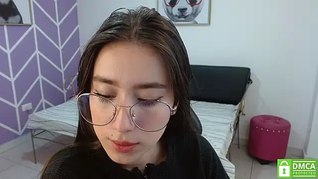 Adhara Kitten online show from October 2025 01:09:01 PM