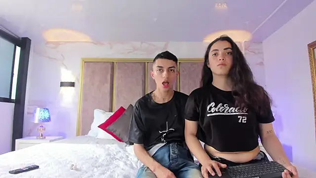 NickandAbby  online show from April 2026 07:25:01 PM