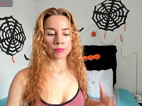 Snapshot of angie_blondies chatting on October 2025 03:53:01 PM angie blondies online show from October 2025 03:53:01 PM