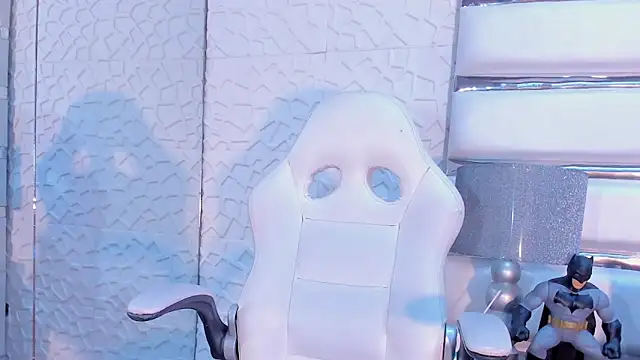 TatiLee online show from December 2025 12:46:02 PM