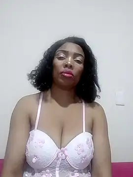 Snapshot of SEXYMOANSXX chatting on September 2025 05:40:02 PM SEXYMOANSXX online show from September 2025 05:40:02 PM