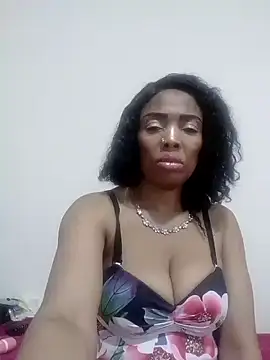 Snapshot of SEXYMOANSXX chatting on October 2025 02:14:01 PM SEXYMOANSXX online show from October 2025 02:14:01 PM