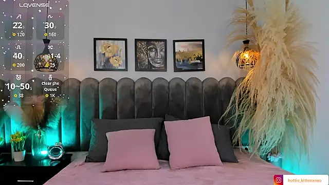 Viollet xoxo online show from October 2025 09:43:02 PM