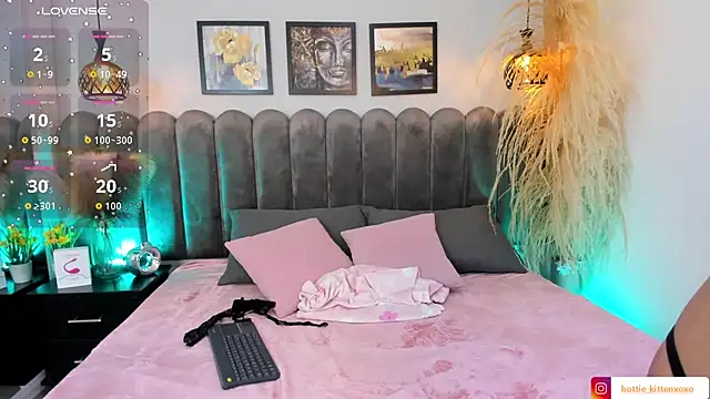 Viollet xoxo online show from October 2025 07:45:01 PM