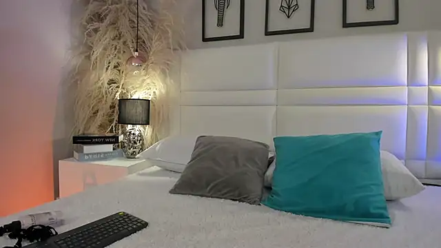 Viollet xoxo online show from December 2025 08:05:01 PM