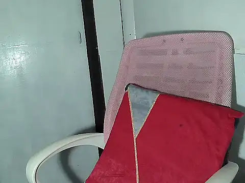 kiannie01 online show from November 2025 11:35:01 AM