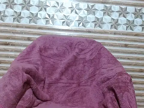 Snapshot of dimpyi chatting on January 2026 06:02:02 PM dimpyi online show from January 2026 06:02:02 PM